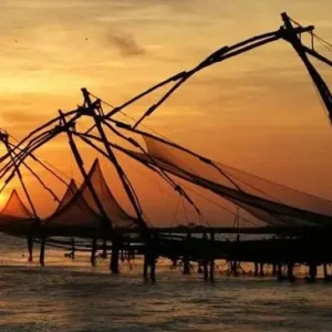 Kochi - Munnar -Thekkady - Alleppey Houseboat